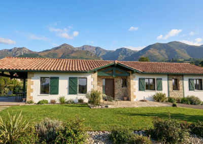 Maison contemporaine de plain-pied à Urrugne